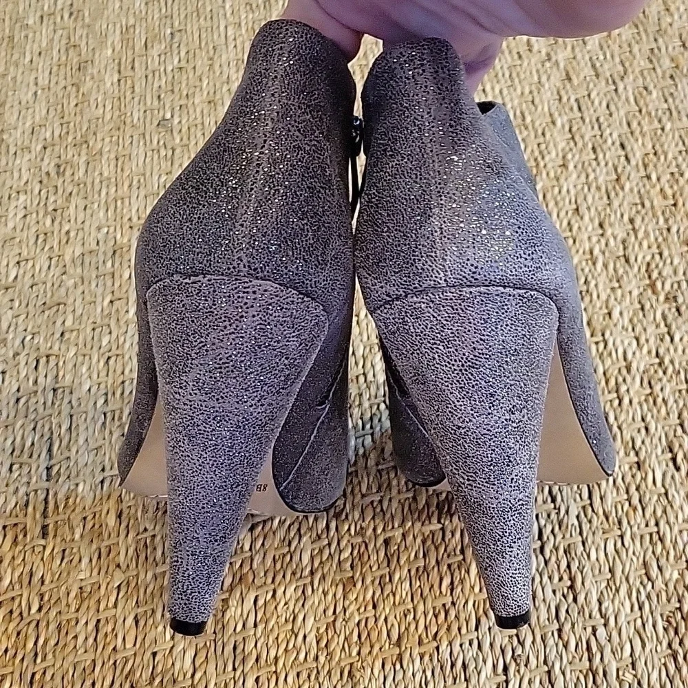VINCE CAMUTO gray and black leather sparkle bootie shoes.  Size is 8 or 38.
